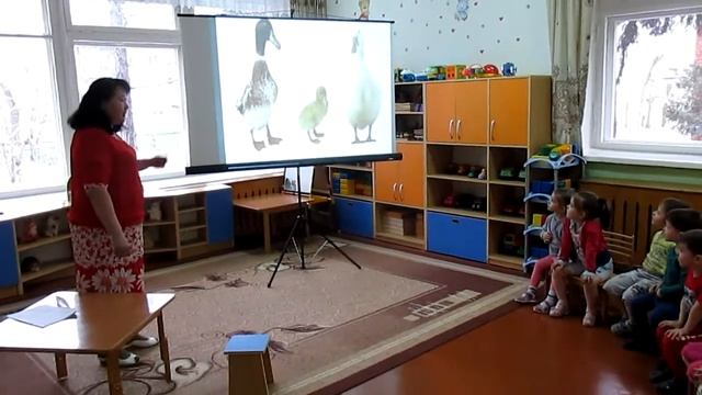 НОД Чьё пёрышко 2 группа раннего возраста. Воспитатель Молдобаева С. Р. смотреть онлайн