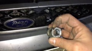 КАК ОТКРЫТЬ КАПОТ НА ФОРД ФОКУСЕ 1