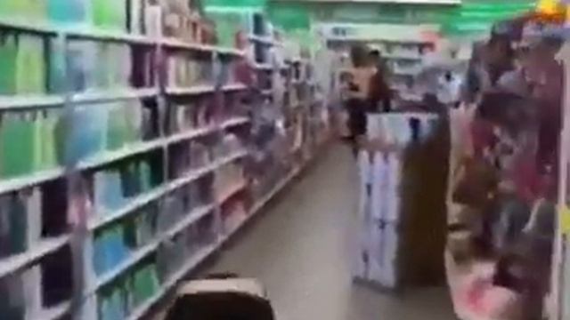 Огромный паук в магазине ,внимание! смотреть онлайн