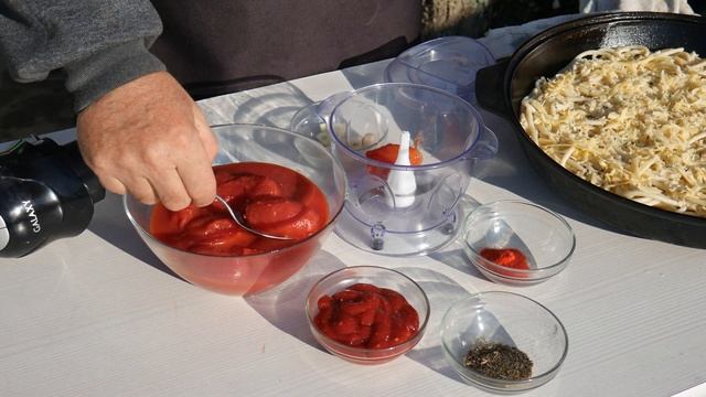 А-ля ПИЦЦА из МАКАРОН на сковороде на огне смотреть онлайн