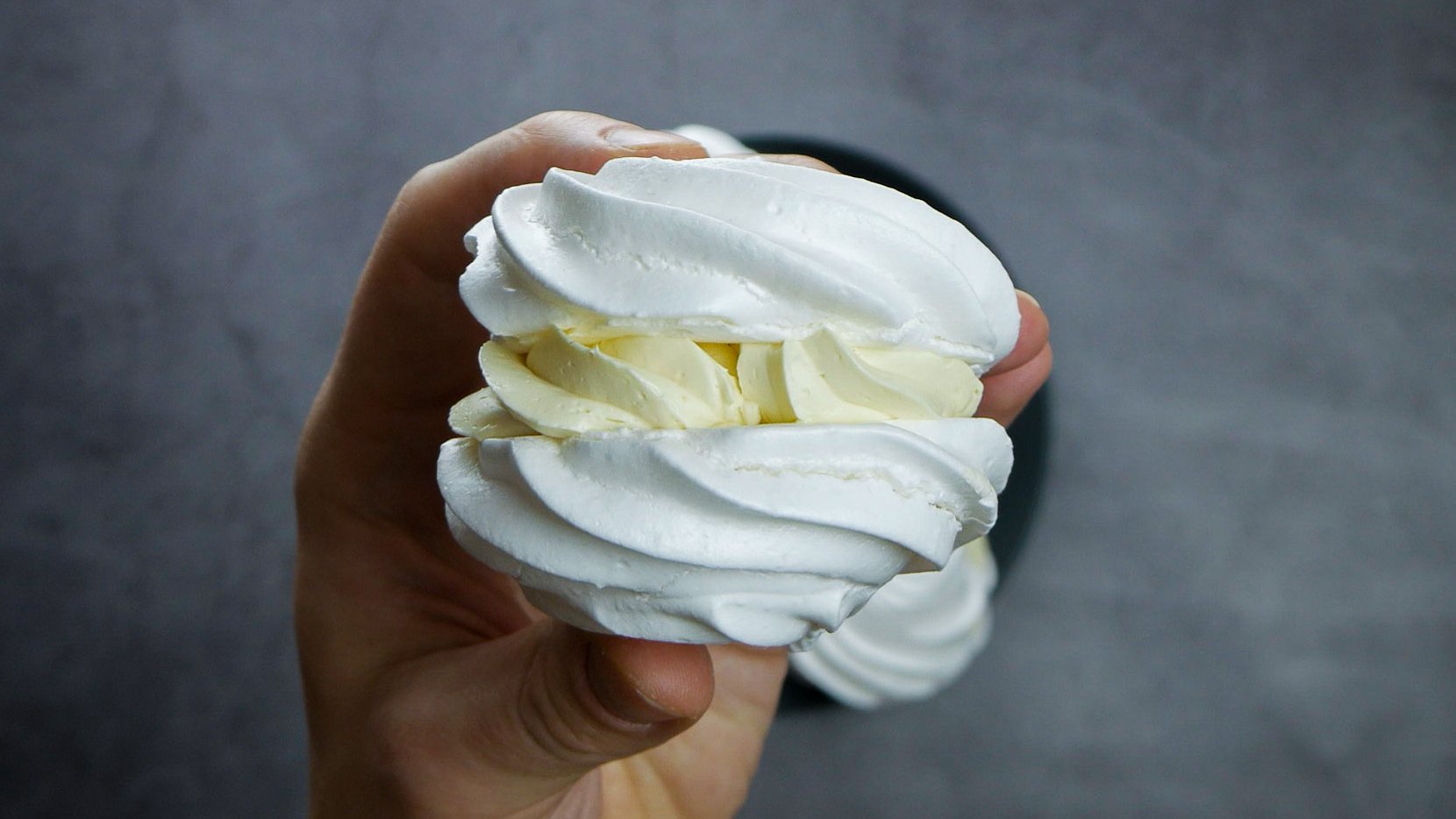 Позабытый десерт из СССР. Как приготовить безе с кремом смотреть онлайн