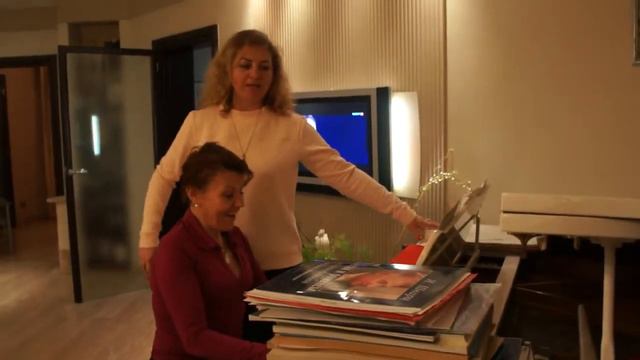 Когда не помнишь все слова, можно просто мурлыкать! смотреть онлайн