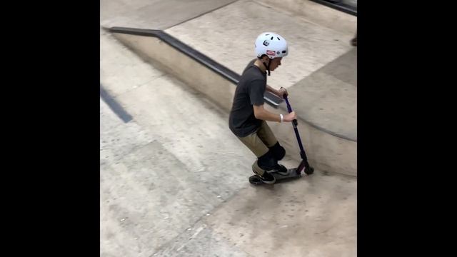Chill out sesh in Spark skatepark смотреть онлайн