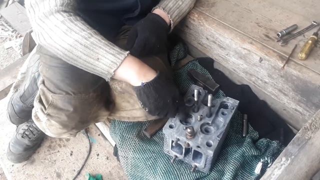 Т-40АМ ГБЦ замена направляющих втулок,притирка клапанов. смотреть онлайн