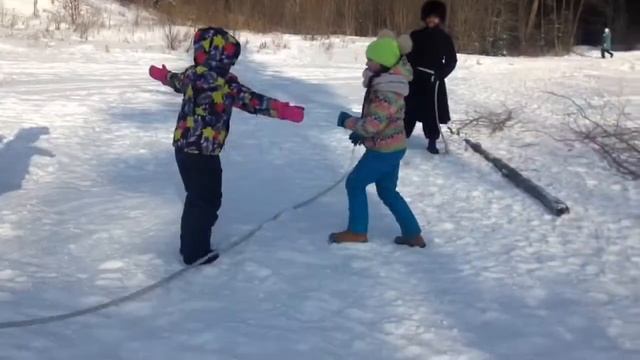 Игры со школьниками на День защитника отечества. Игры с детьми - Отцы и Дети смотреть онлайн