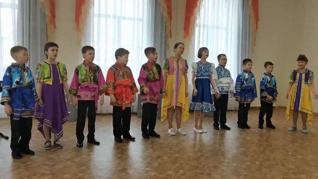 18 Задоринки мл группа рук А Ф Чуркин русская народная песня На лугу у ворот смотреть онлайн