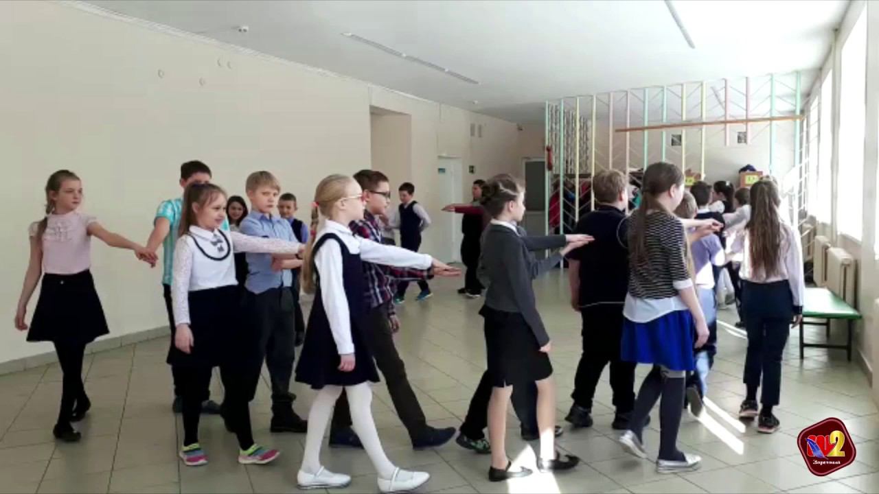 Поздравляем девочек - 4 "А" смотреть онлайн