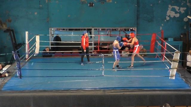 Спарринг. 60 кг. СПИЛЬНЫЙ Н. (СДЮСШОР №4) – ОСТАПЕНКО В. (ДЮСШ №7) смотреть онлайн