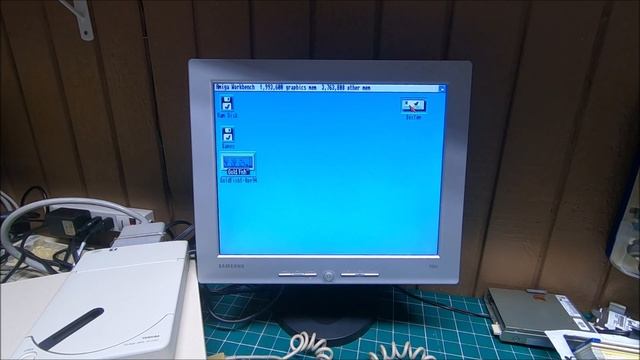 Portable SCSI CD-ROM drive player for Commodore Amiga 2000 3000 4000 works GOOD смотреть онлайн