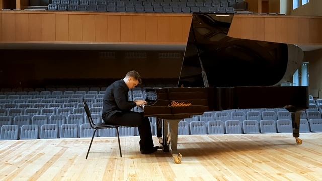 Ф.Лист Этюд "Хоровод гномов" исп. Дмитрий Цыганов смотреть онлайн