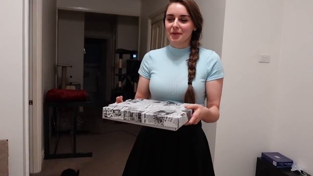 MY BOYFRIEND CONTROLS MY LIFE FOR A DAY! смотреть онлайн