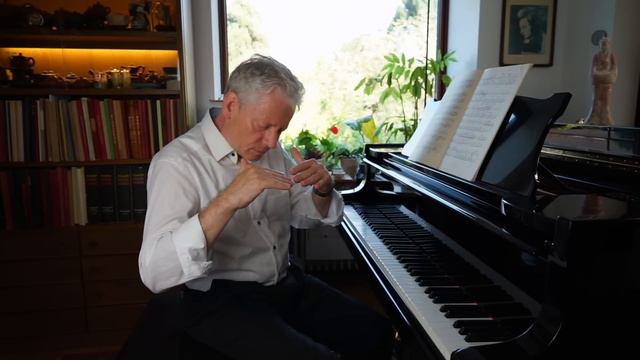 動人心弦的夜曲：蕭邦夜曲「後人類」C#小調 Chopin Nocturne Cis-moll op. posth. Heart moving music from Chopin. |安迪老師 смотреть онлайн