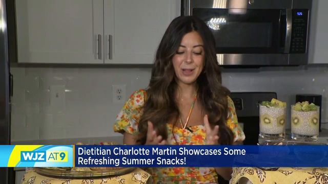 On The Menu: Dietitian Charlotte Martin showcases some refreshing summer snacks! смотреть онлайн