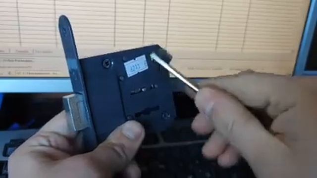 Вскрытие сувальдных замков бюджетного типа смотреть онлайн