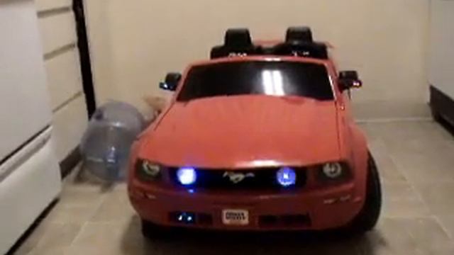power Wheels Ford Mustang with Police lights смотреть онлайн