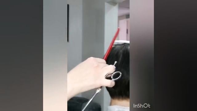 Короткая стрижка с прикрытым ухом. Как убрать эффект шапочки. смотреть онлайн