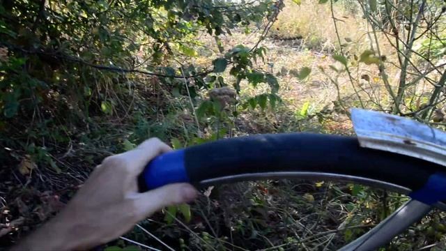 Шина велосипеда с изолентой , ремонт быстрый смотреть онлайн