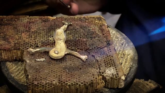 Большой нательный крест. Серебро. Процесс изготовления. смотреть онлайн