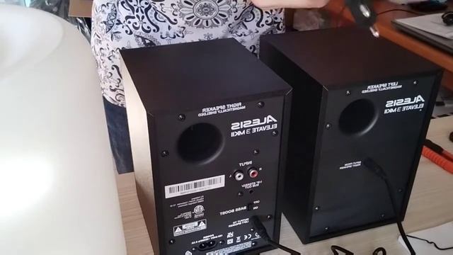 casse Alesis elevate 3 MKII смотреть онлайн