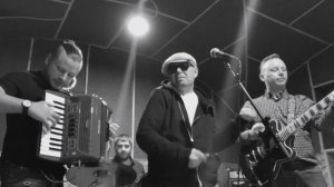 А в нашем доме жил один парнишка - Марк Котляр