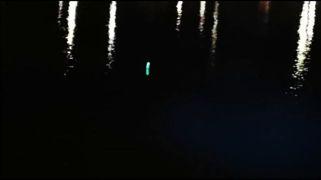 Ночная рыбалка на карася со светящимся поплавком смотреть онлайн