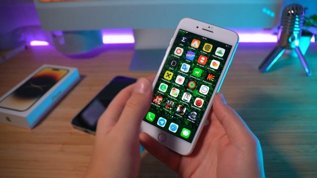 iPhone 8 Plus Стал еще круче в 2024 - Стоит купить? смотреть онлайн