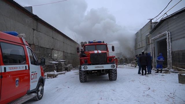 Пожар на улице Гилевская роща в Тюмени смотреть онлайн