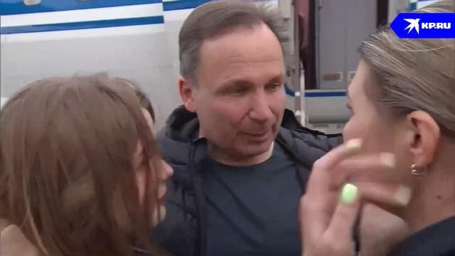 12 лет не видел семью. Возвращение лётчика на Родину к семье смотреть онлайн