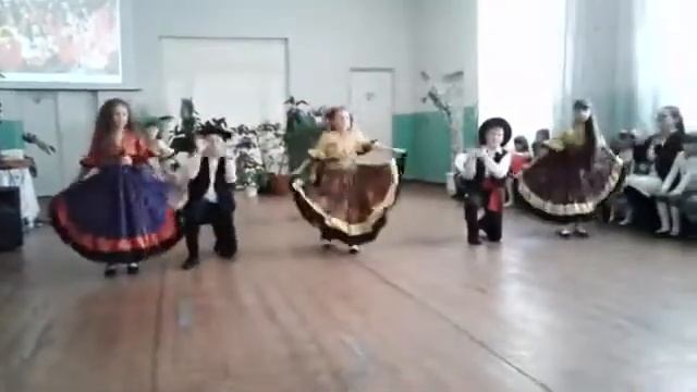 Цыганский танец 3-Б класс школа12 смотреть онлайн