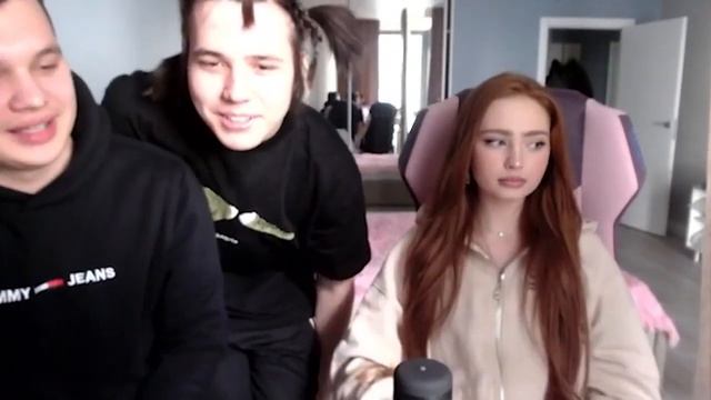 ПОКАЗАЛА СВОИ БУРУРИ НА СТРИМЕ У ЖОЖО ! НЕ ПОДПИСАЛСЯ БЕЗ ПИСИ ОСТАЛСЯ! смотреть онлайн