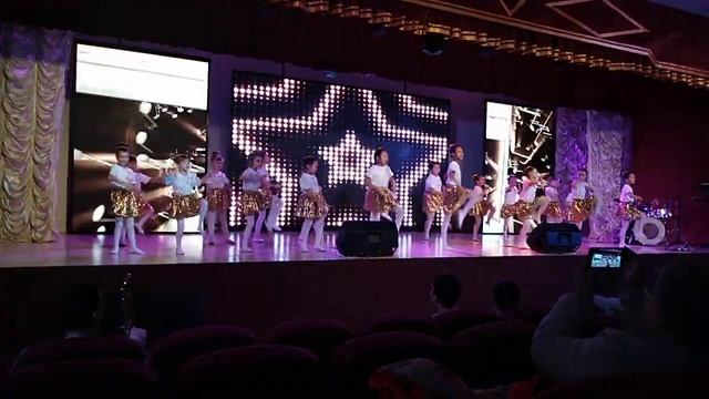 Эдванс Маленькие Звезды смотреть онлайн