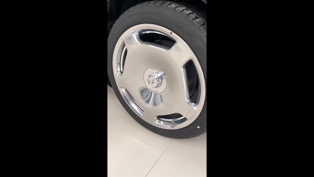 What's the Difference Between Mercedes S-Class and Mercedes-Maybach? смотреть онлайн
