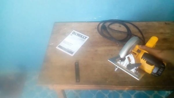 sierra circular (DeWalt DWE 575) como se usa, características