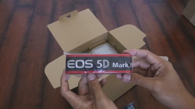 Canon EOS 5D Mark IV Unboxing (What's in the Box) смотреть онлайн