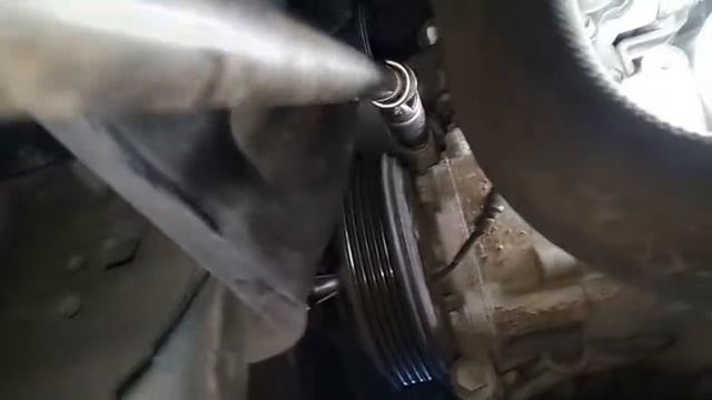 Suzuki SX4 замена компрессора кондиционера --- Suzuki SX4 A / C Compressor Replacement смотреть онлайн