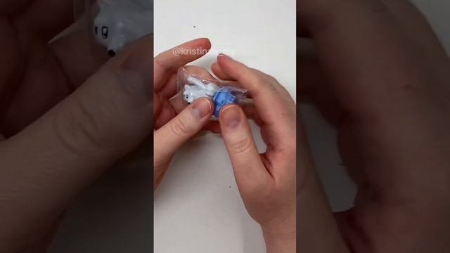 Открываю kinder surprise #распаковка #kinder #kindersurprise #киндер_сюрприз смотреть онлайн