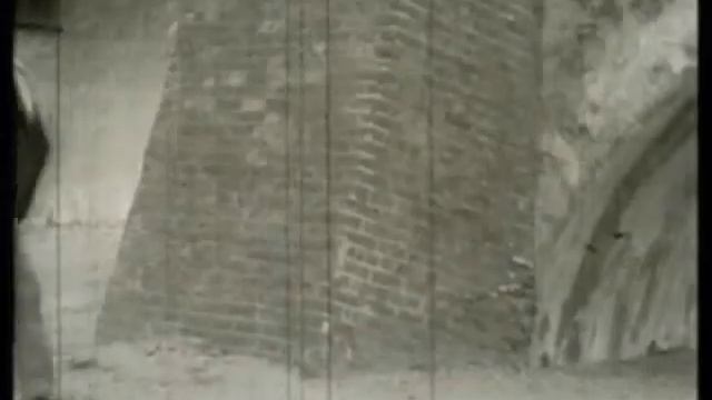 Monty Python How Sweet to be an Idiot смотреть онлайн