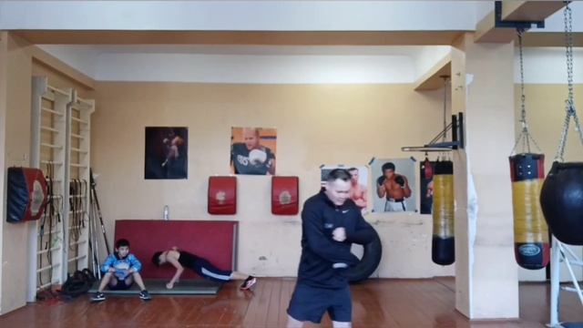 Бокс кикбоксинг рукопашный бой... смотреть онлайн