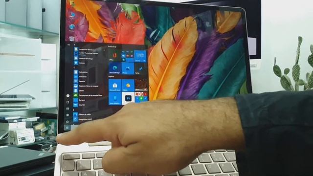 Microsoft Surface Laptop Go смотреть онлайн