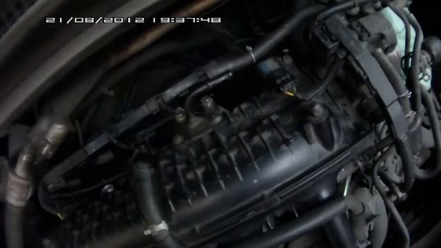 022. Honda Mobilio. Отсоединяем патрубки с дроссельной заслонки и клапанной крышки - 2 смотреть онлайн