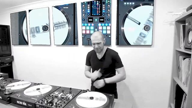 🎬 Rocking The House scratch routine ⚒ djrichiedon on Rane 72 mk2 смотреть онлайн