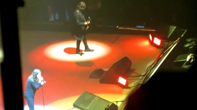 Black Sabbath- Iron Man (Oracle Arena) смотреть онлайн