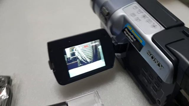 Sony Camcorder DCR-TRV 245E смотреть онлайн