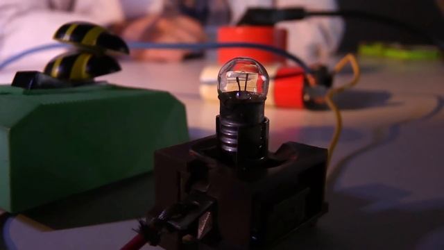 Детское видео. Профессор: всё про электричество. Физика для детей смотреть онлайн