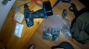 Установка двойной внутренней розетки фирмы Legrand (легранд) в нишу без нового подрозетника