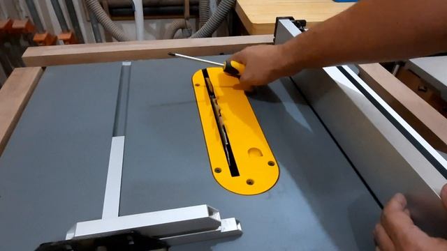 DeWalt 7492 vs Stanley 1825 - Comparativo com as principais diferenças. смотреть онлайн