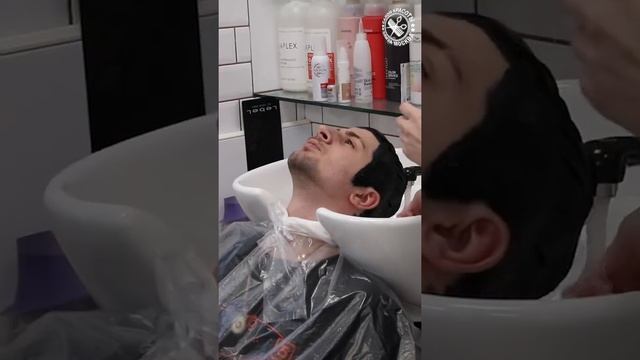 Как мужчине покрасить волосы в черный цвет #Shorts смотреть онлайн