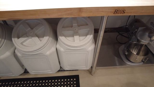 Building a micro bakery: THE FINAL GRAND TOUR! смотреть онлайн