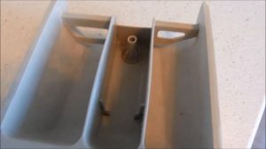 В стиральной машине остается вода в отсеке для кондиционера