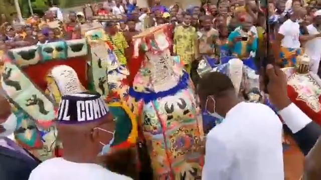 PATRICE TALON MAJESTUEUSEMENT ACCUEILLI À ABOMEY. смотреть онлайн